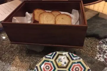 Trip to Sado Island - Mini toasts to accompany the diced tomato