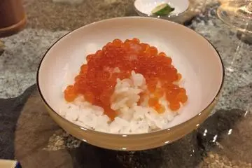 Ikura on rice