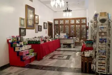 Toko souvenir