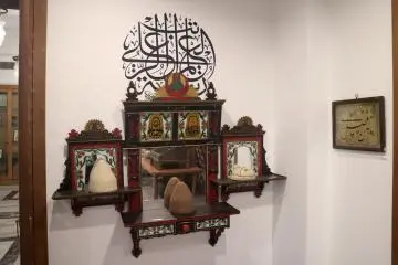 Beberapa pakaian tradisional Turki yang dipajang