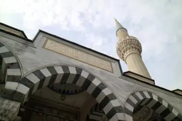 Menara yang menjulang