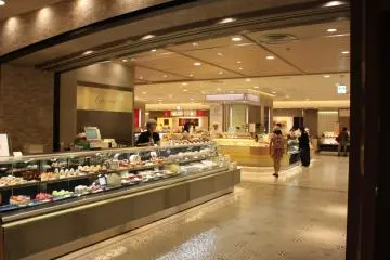 Gallery image