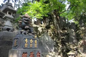 The sight of rocks and sculptures is very intricate
