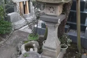 An ancient lantern by the graveyard