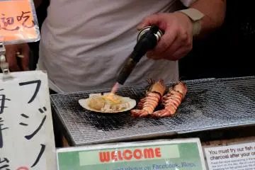 Pick fresh seafood and eat on the spot