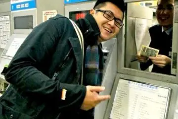 <p>Whether you are on JR or the Subway, there is a help button for most ticket machines. Press the button and the customer service officer will come out and help you behind the counter.</p>