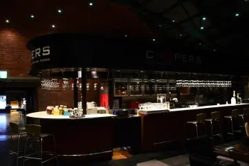 Spacious bar counter