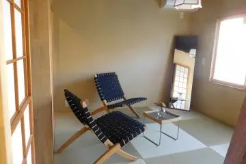 Sitting room on the second floor