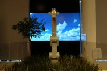 Robot giraffe 