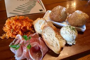 A food plate for 1500 yen