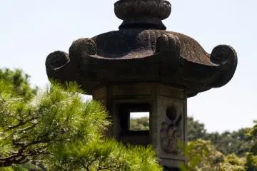 Stone lantern