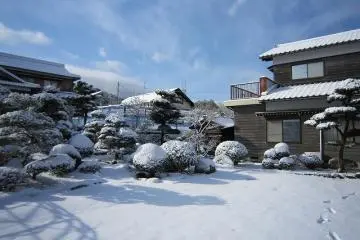 ภายนอกโรงแรมในฤดูหนาว