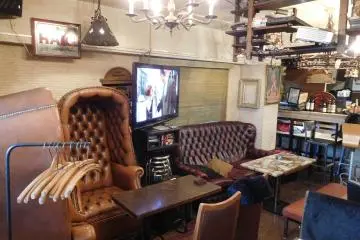 Alternative seating at Vizz Cafe