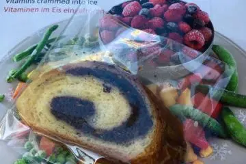 A tasty piece of poppy seed roll (makowiec)