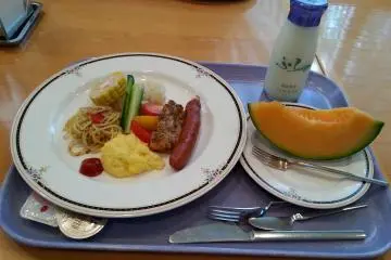 Breakfast was already waiting for me when I arrived at the dining area