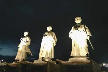 Heroes by night