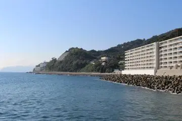 Coastal views just a few minutes to the east