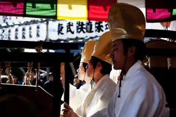Temple staff (Photo: gloria ticconi)
