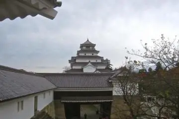 <p>ปราสาทเมื่อมองจากทางออก ณ ป้อมปืนใหญ่ Hashiri Yagura</p>