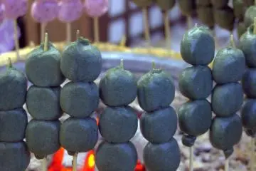 Dango being sold at one of several huts throughout the park