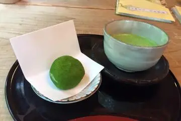 Kiri no mori's famous daifuku, served with matcha.