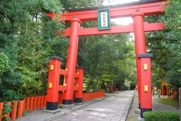 Main gate to Hayatama Shrine