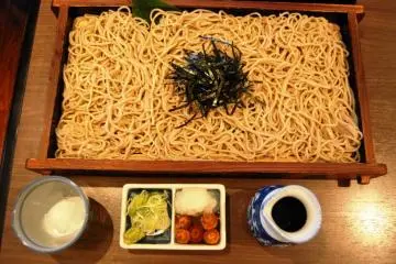 Ini adalah tampilan soba di meja setelah dimasak dan sebelum hilang dalam perut saya