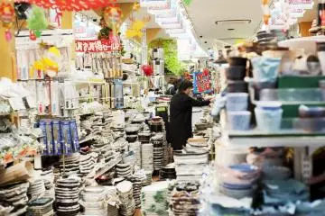 stall selling cooking utensils