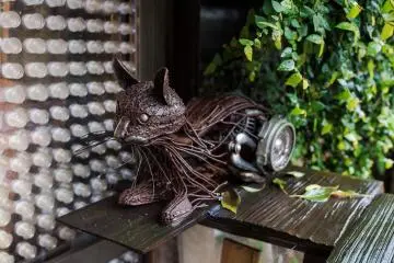 Another cat made of steel this time