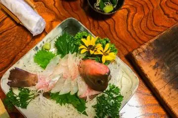 Sashimi d'ako, un poisson très prisé de Setouchi