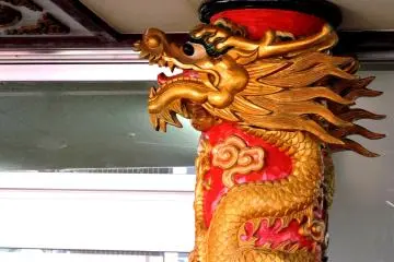 It wouldn't be Chinatown without dragons
