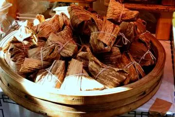 Bamboo leaf packets of steamed rice