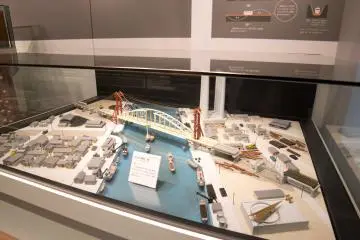 Great dioramas as well