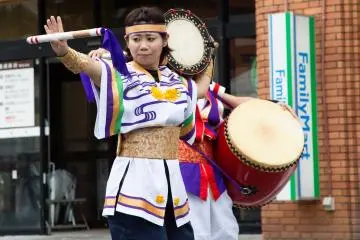 Eisa rhythm and dance to the beating sound of the taiko