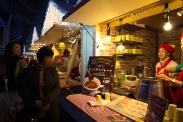Du chocolat chaud fumant proposé à la vente