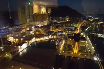 Careful of the reflections in the window! I wish they didn't have the lights on