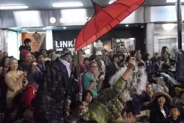 Leading 'Monsieur' to the stage at Shizuoka Daidogei 2016