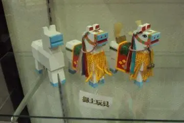 Stages of how a wooden horse is completed.
