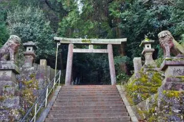 Another shrine lay up the mountain path