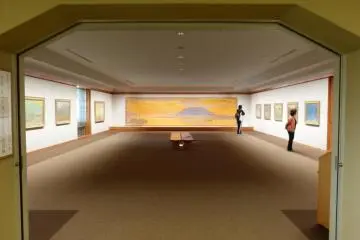 The exhibition room is wide and comfortable