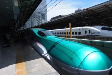 Hayabusa – the Tohoku shinkansen (Photo: <a href="https://en.japantravel.com/profile/imogen-riethmuller/2915" target="_blank" rel="noreferrer noopener nofollow">Imogen Riethmuller / JT</a>)