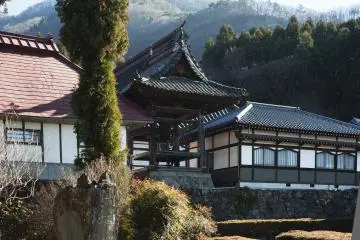 Ganshoin Temple where you can admire The Great Ho-O, a ceiling picture by famous painter Hokusai