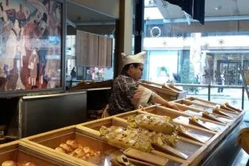 Kimuraya bakery on Chuo-dori
