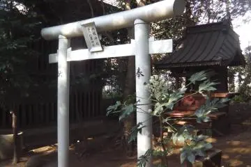 A shrine in pure, natural surroundings