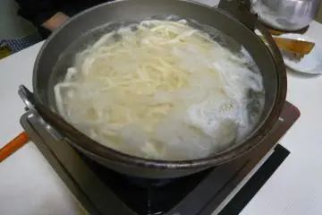 <p>ต้มอุด้ง</p>