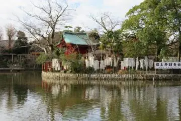 Pond at Tsuroka Hachimangu Shrine