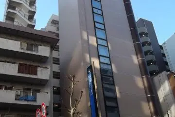 The hotel from across the road
