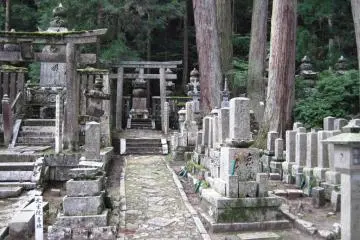 The cemetery of Okunoin