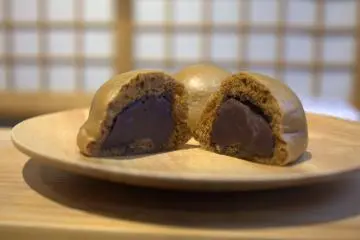 Famed onsen manju