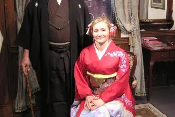 Dress up in Japanese period costumes for a photo session (Photo: Jidaiya)